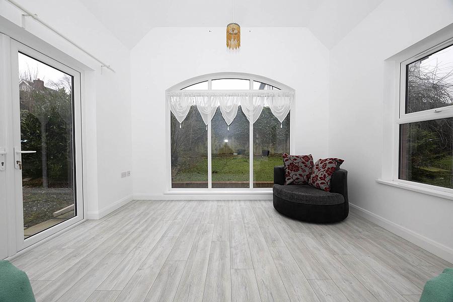 6 Furlong Avenue