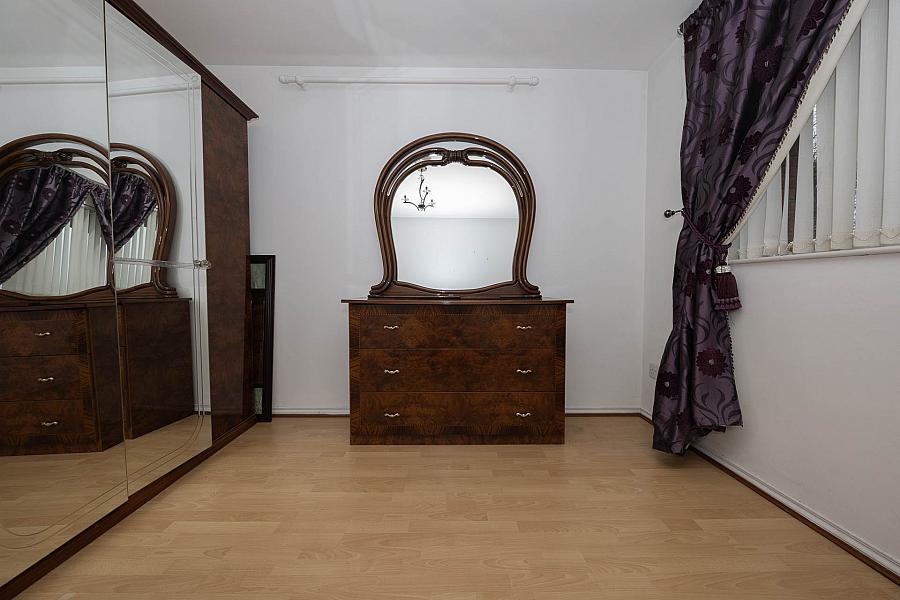 6 Furlong Avenue