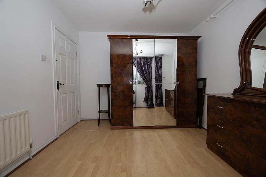 6 Furlong Avenue