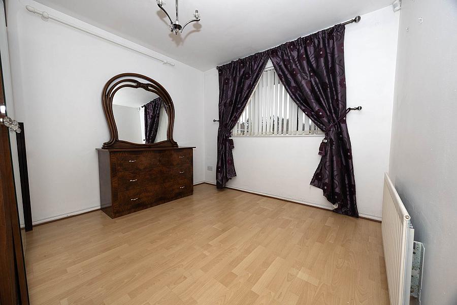 6 Furlong Avenue