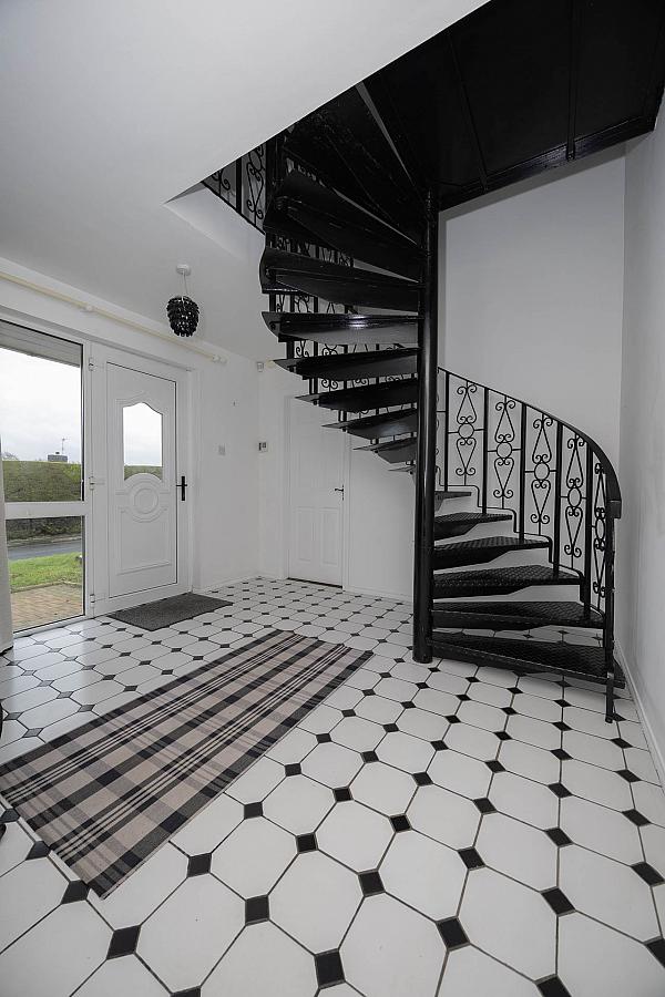 6 Furlong Avenue
