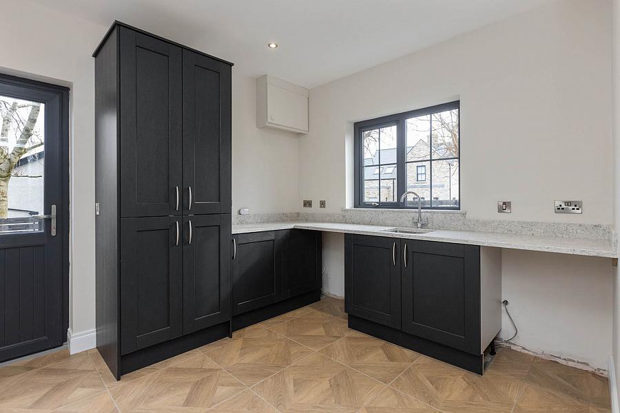 2 Laurelmount Meadows