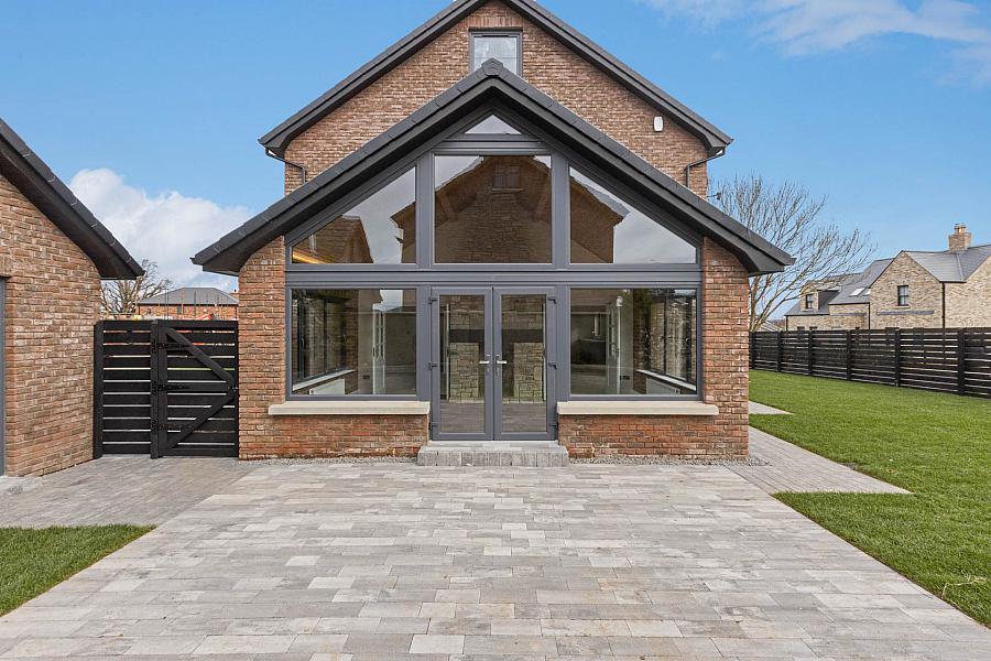 2 Laurelmount Meadows