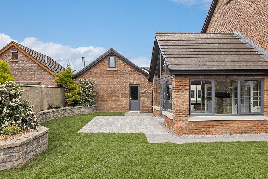 2 Laurelmount Meadows