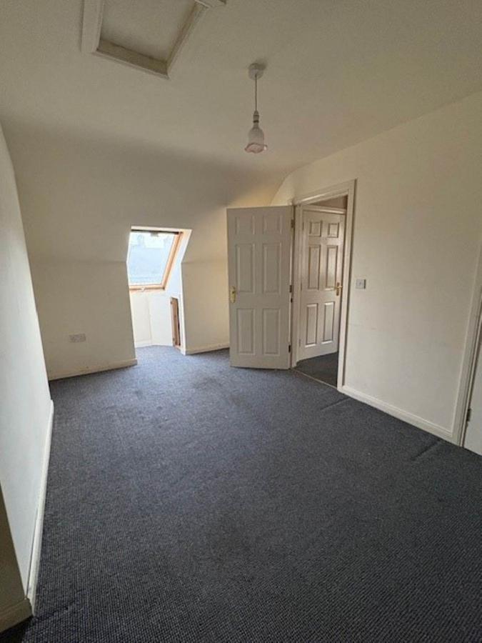 2 Albert Mews