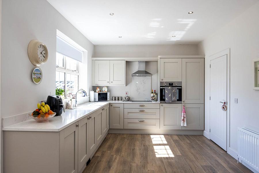 15 Tarry Wood