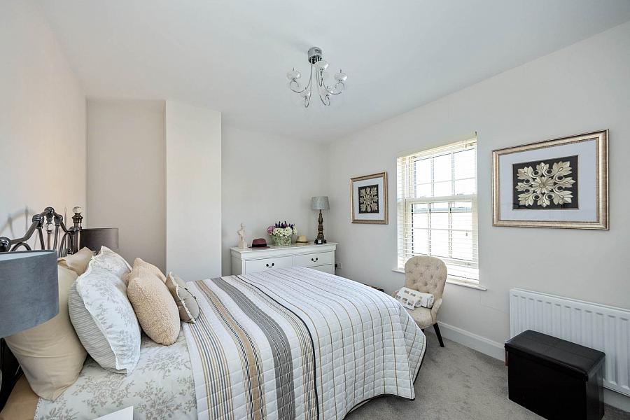 15 Tarry Wood