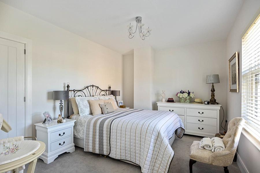 15 Tarry Wood