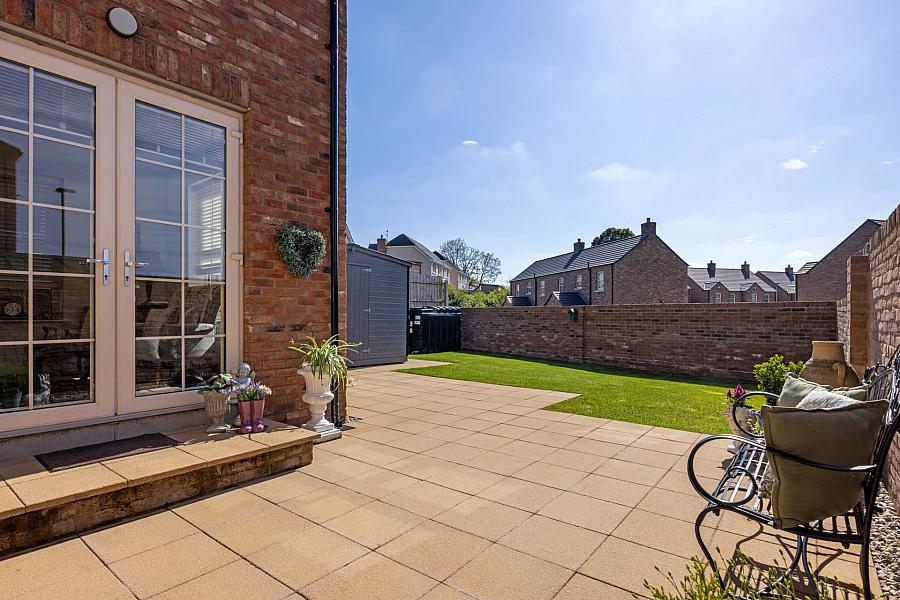 15 Tarry Wood