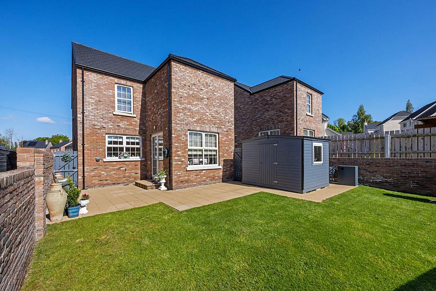 15 Tarry Wood