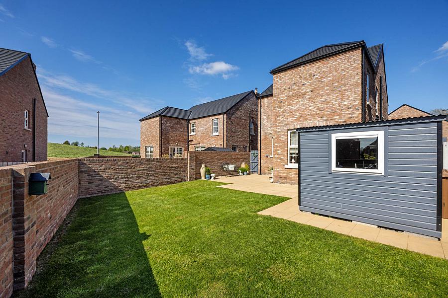 15 Tarry Wood