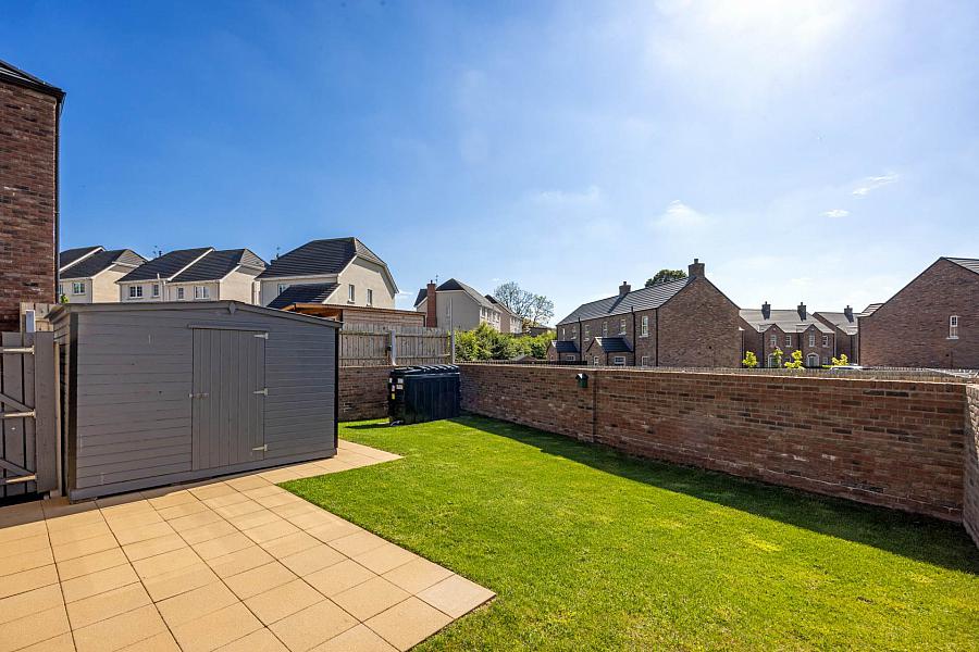 15 Tarry Wood