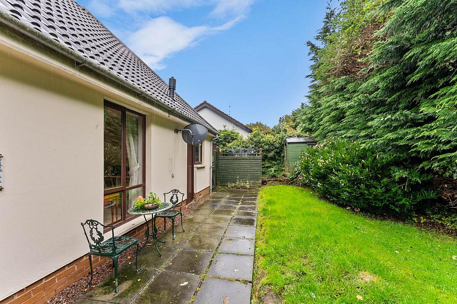 5 Courtney Avenue