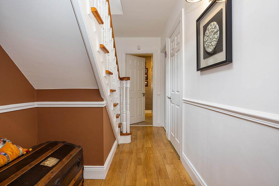 10 Villiers Avenue