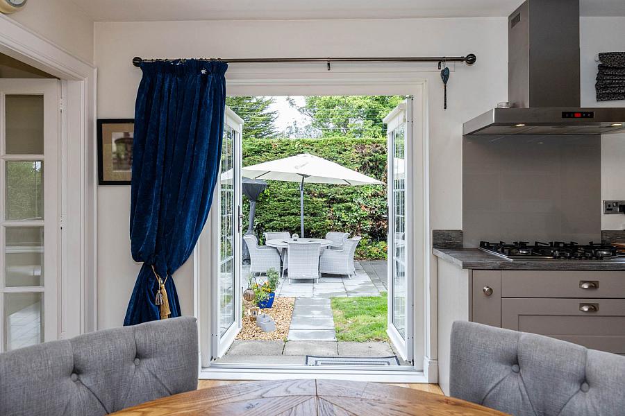 10 Villiers Avenue