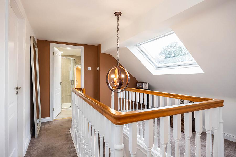 10 Villiers Avenue