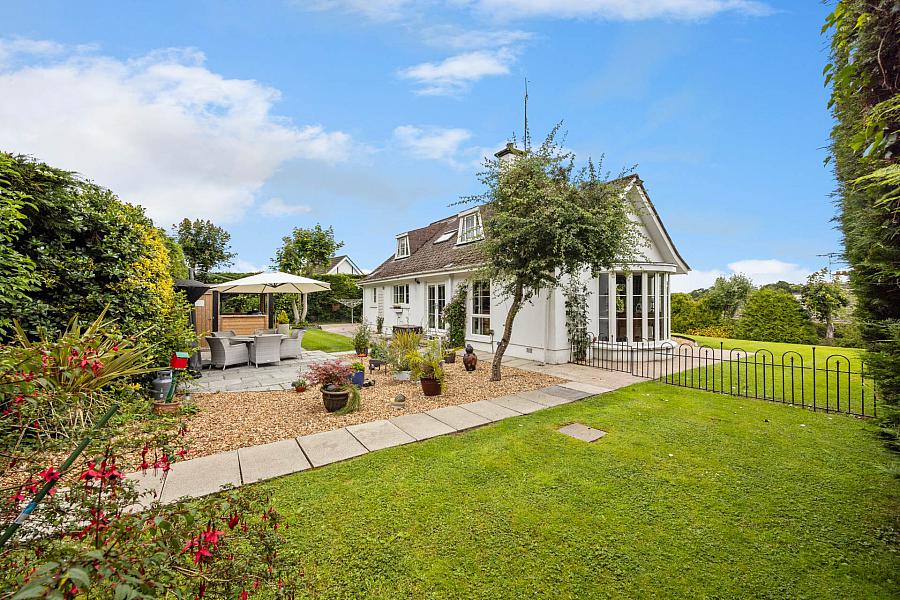 10 Villiers Avenue