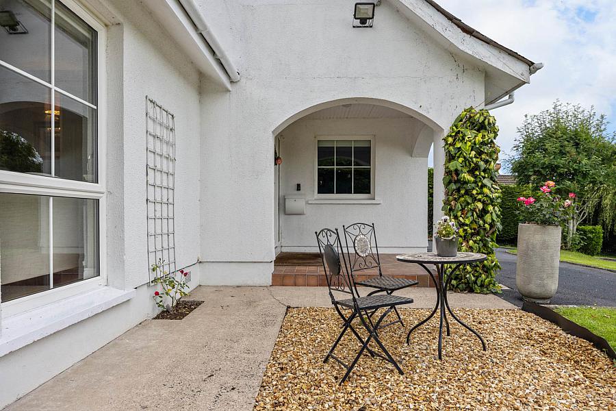 10 Villiers Avenue