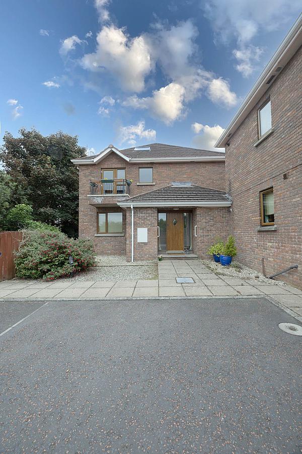 5 Woodville Mews