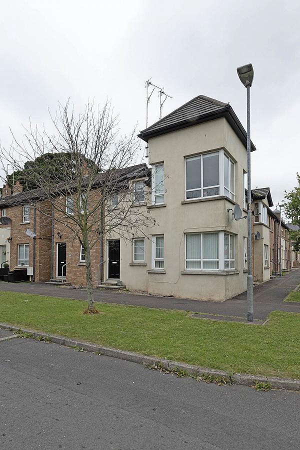 32 Castle Lane Mews