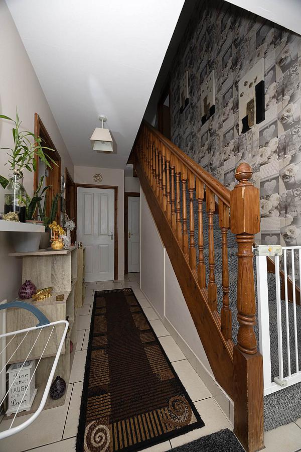 19 Hillcrest Manor