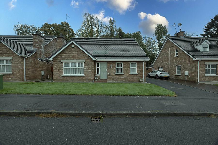 10 Woodville Gate