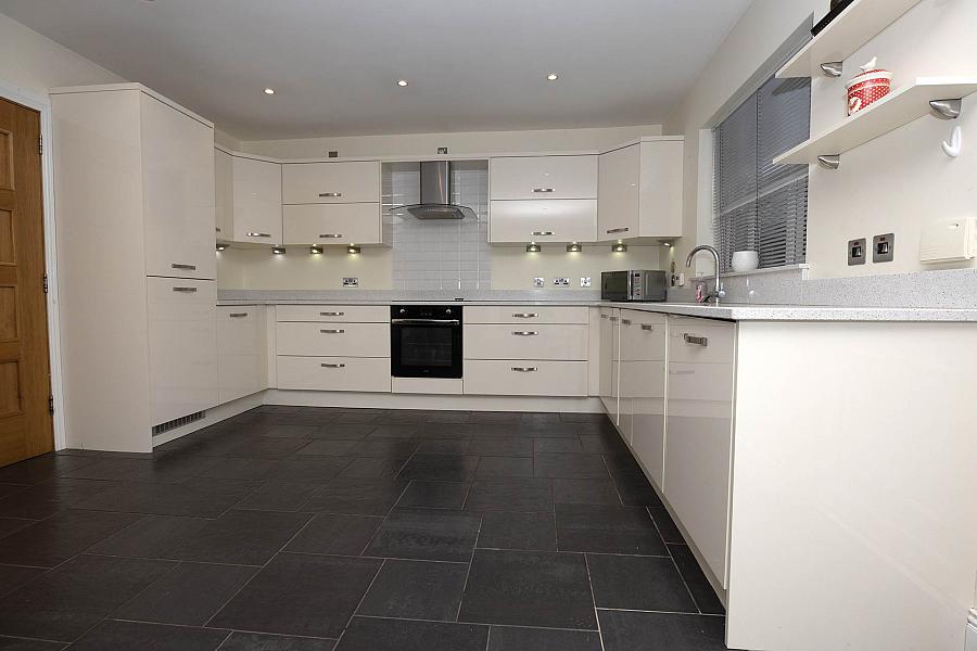 10 Woodville Gate
