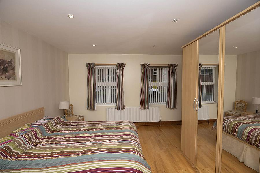 10 Woodville Gate