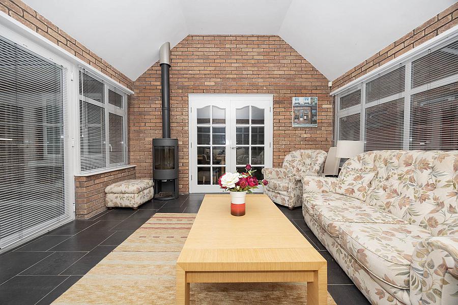 10 Woodville Gate
