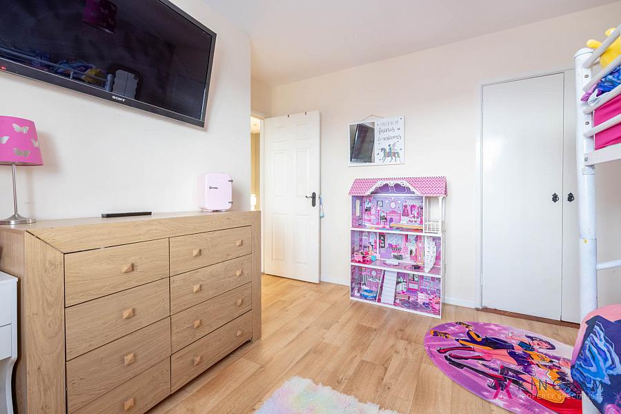 4 Collingwood Avenue