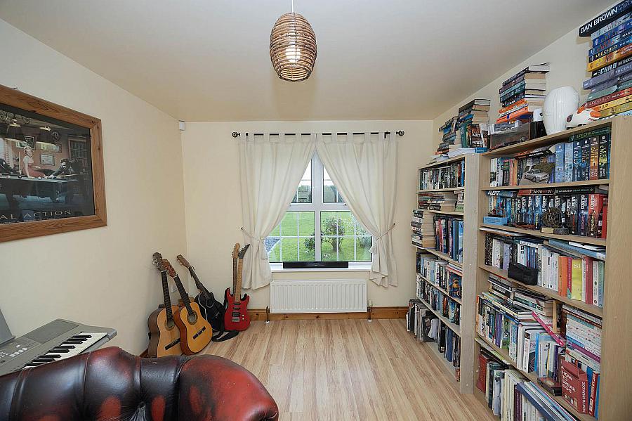 10 Moss Road