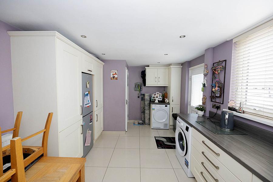 40 Richmount Gardens
