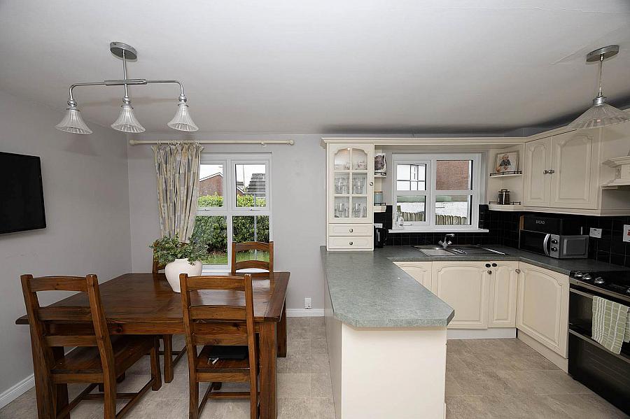 28 Allengrove