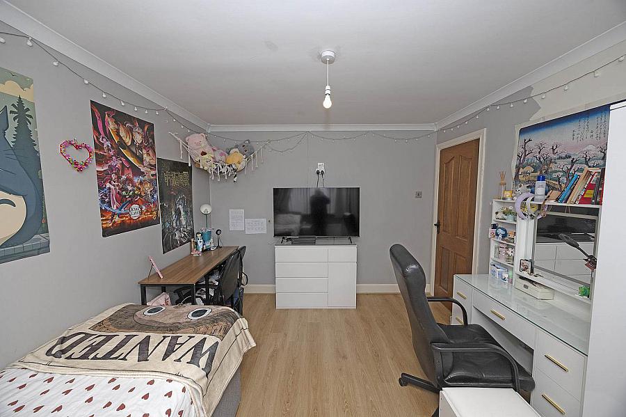 16 Sperrin Drive