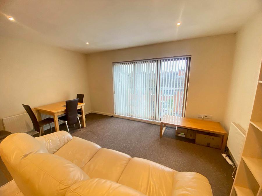 Apt   Scotts Gate,    Abetta Parade