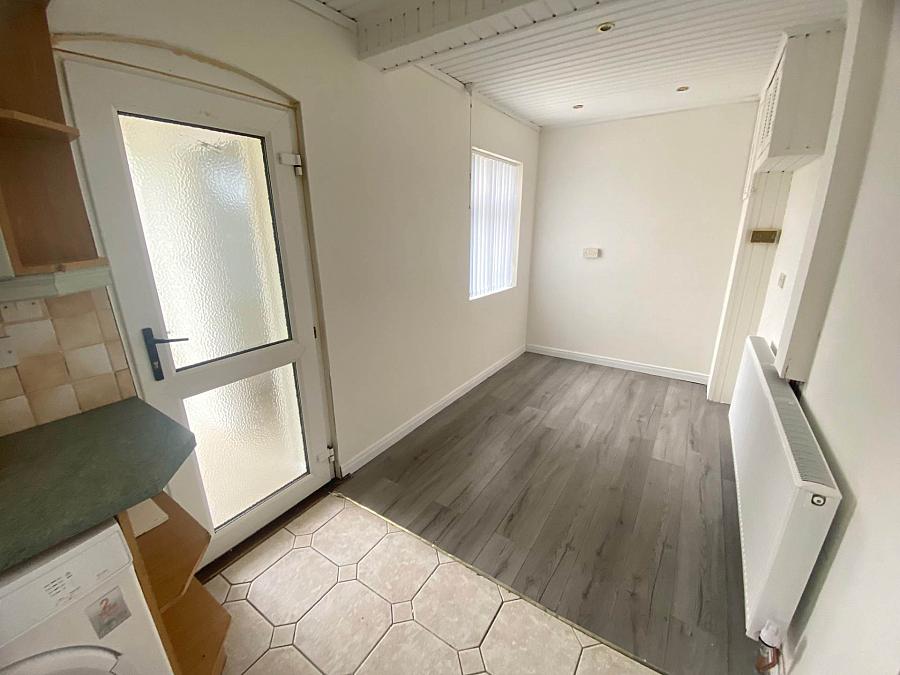 4 Downshire Park Central