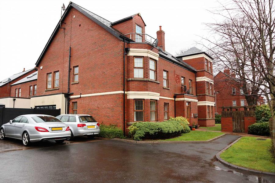 Apt       Upper Newtownards Road, Ballyhackamore, East Belfast, BT4 3GZ