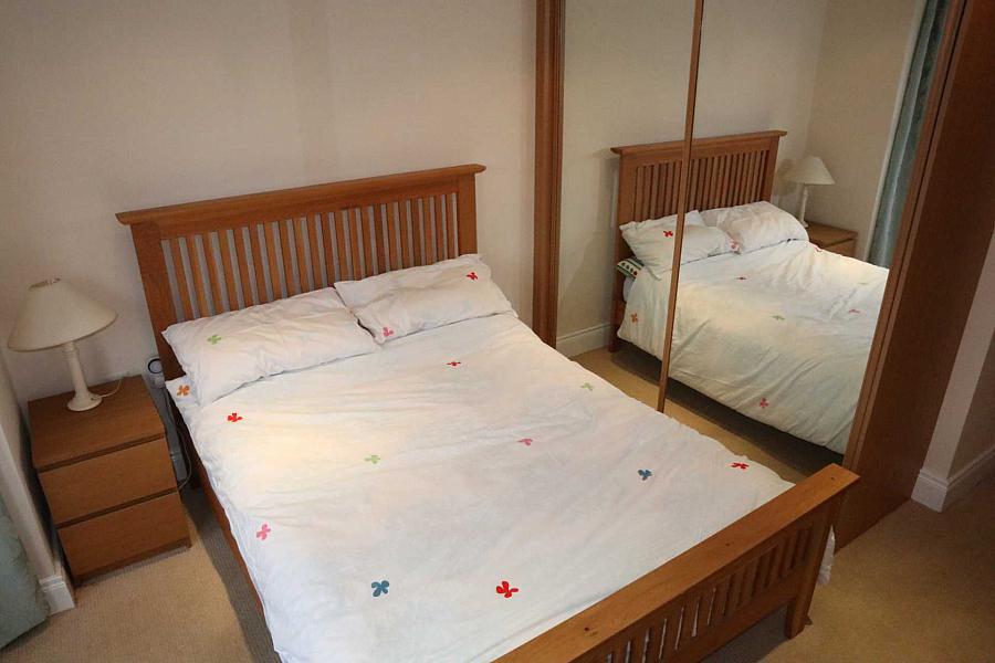 Apt       Upper Newtownards Road