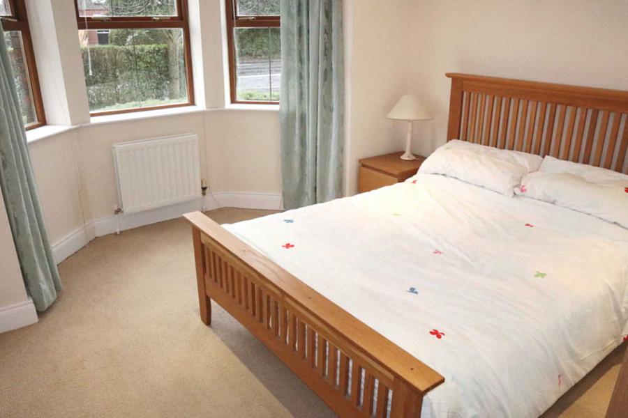 Apt       Upper Newtownards Road