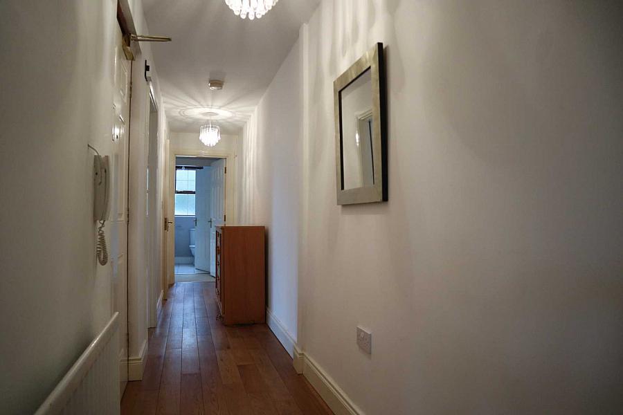 Apt       Upper Newtownards Road