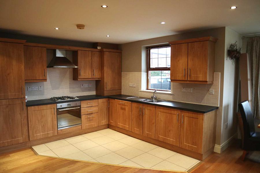 Apt       Upper Newtownards Road