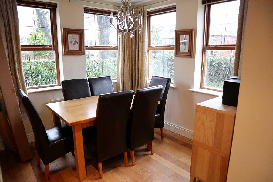 Apt       Upper Newtownards Road