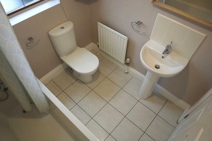 Apt       Upper Newtownards Road