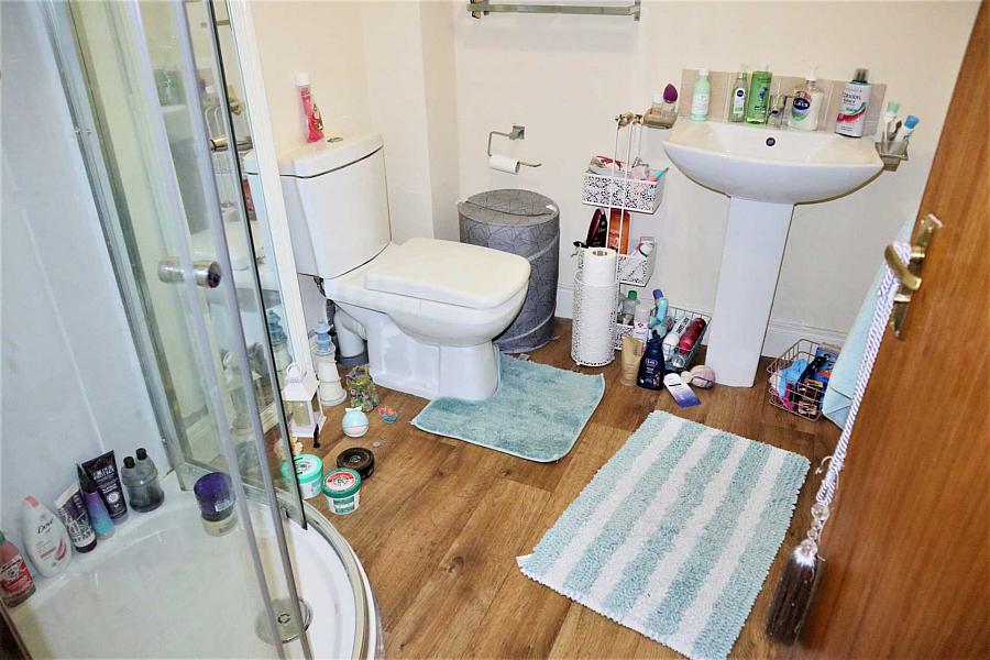 Apt          Bridge Street