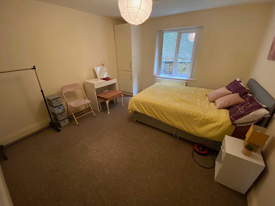 Apt          Bridge Street