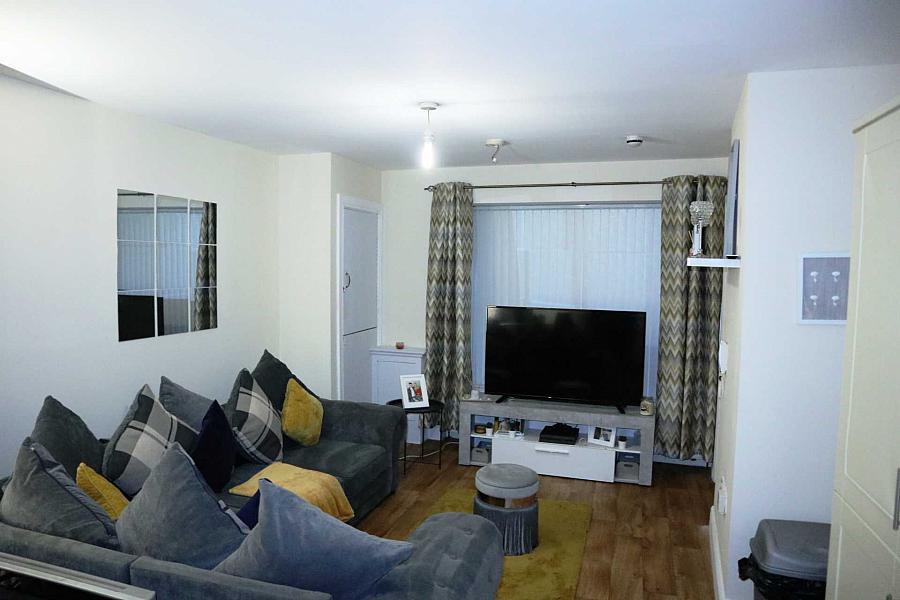 Apt         Bridge Street