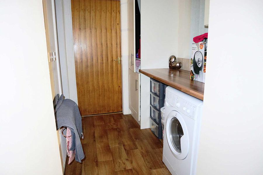 Apt         Bridge Street