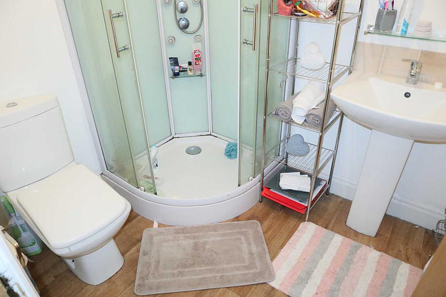 Apt         Bridge Street