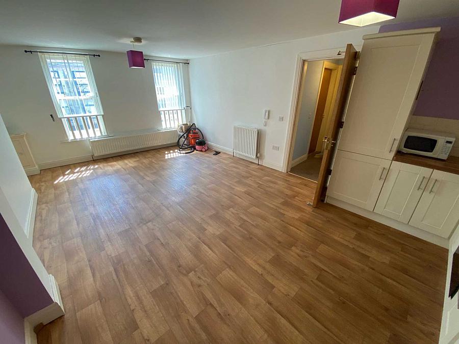 Apt         Bridge Street