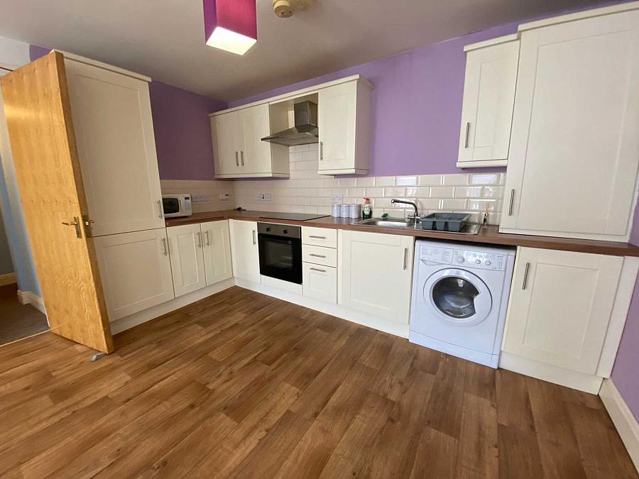 Apt         Bridge Street